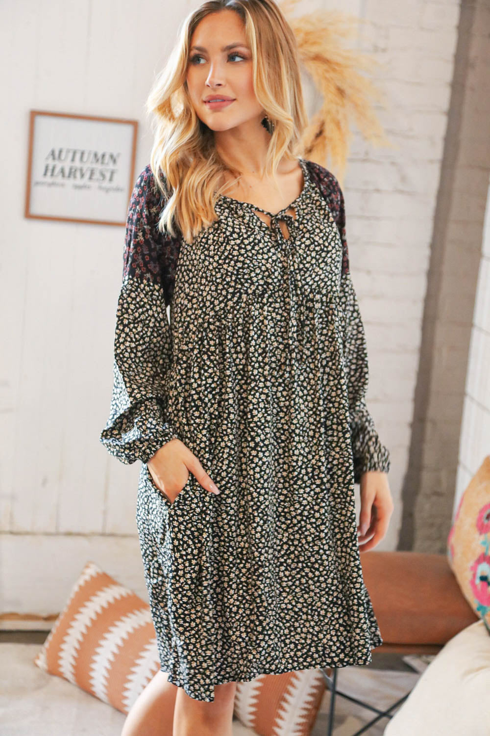 Black Ditzy Floral Bubble Sleeve Keyhole Woven Dress