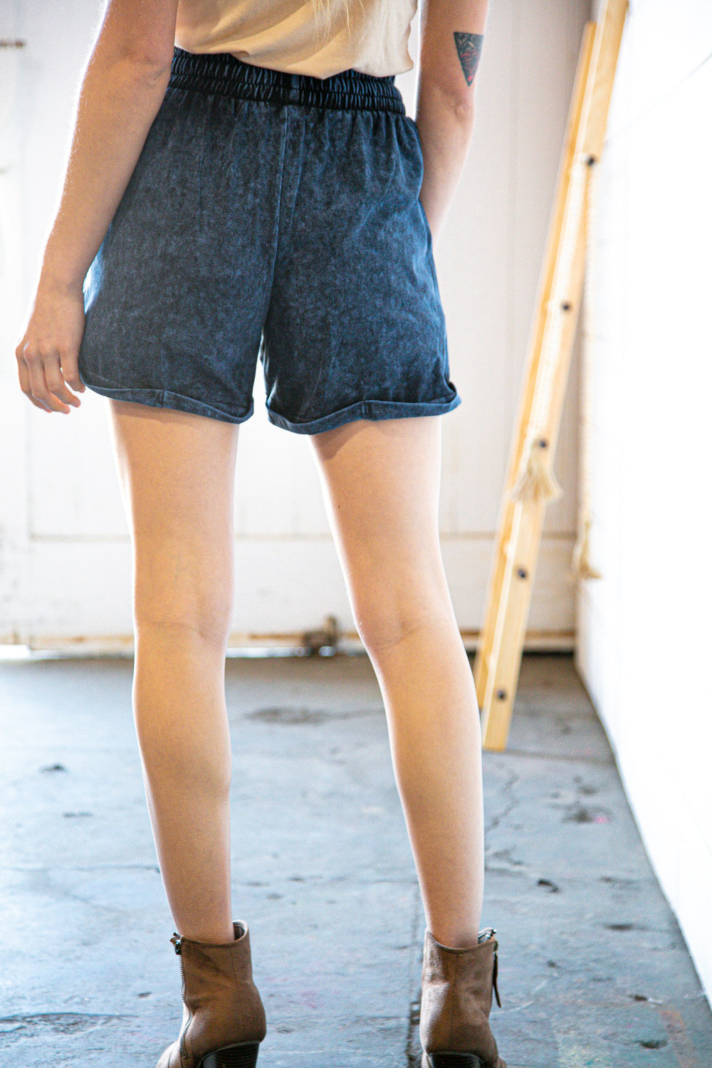 Denim Cotton Light-Wash Drawstring Cuffed Shorts