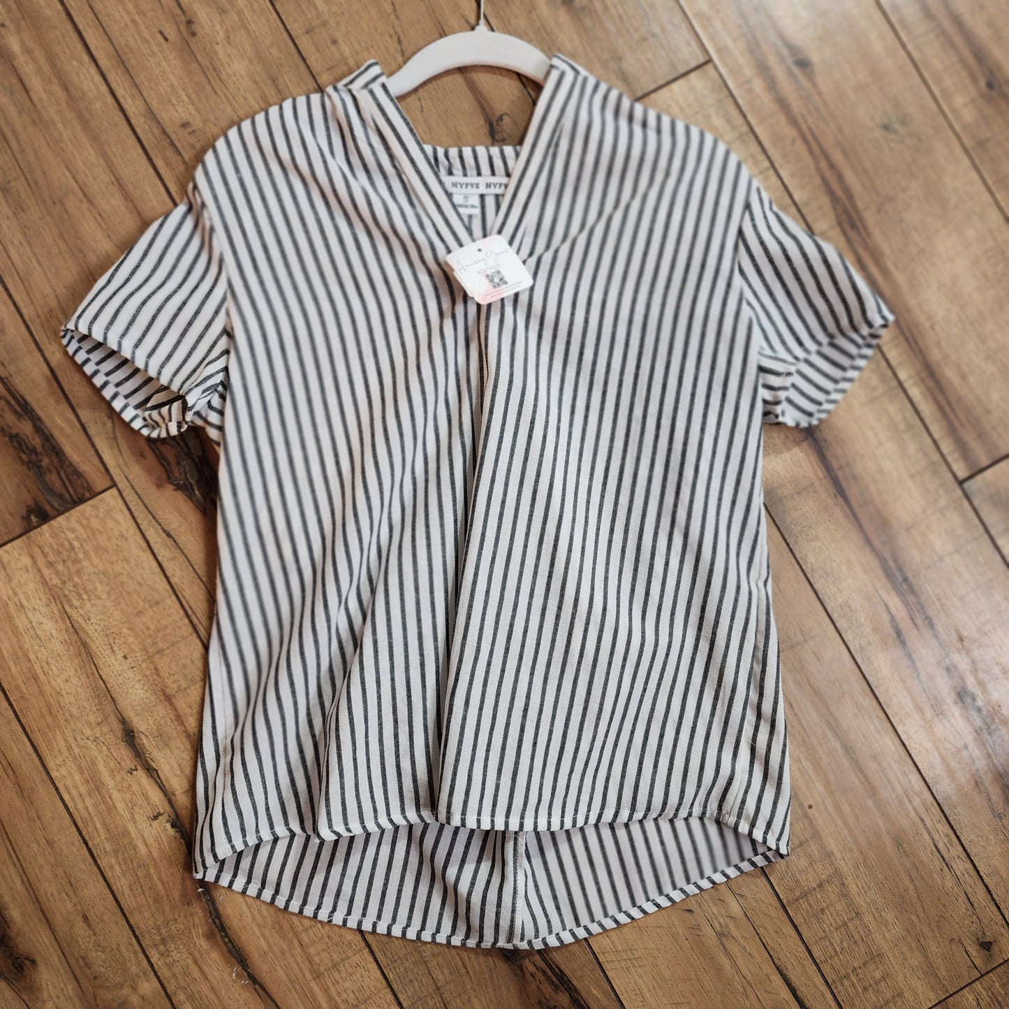 Off White Stripe Notch Neck Short Sleeve Top