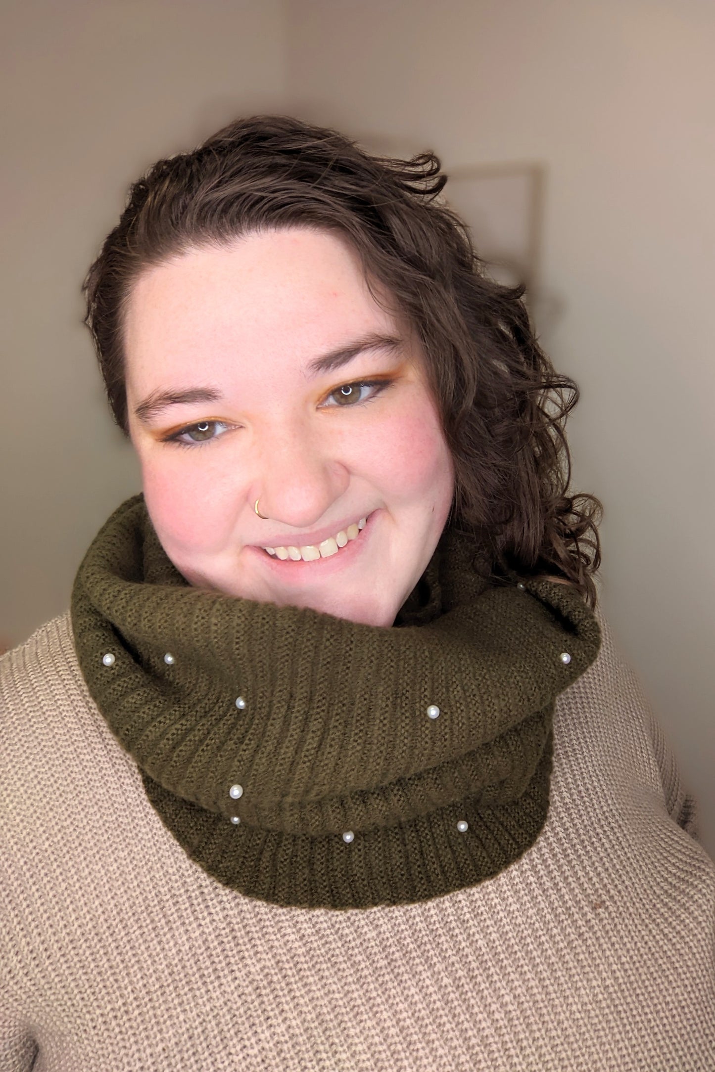 DULUTH Faux Pearl Olive Infinity Scarf