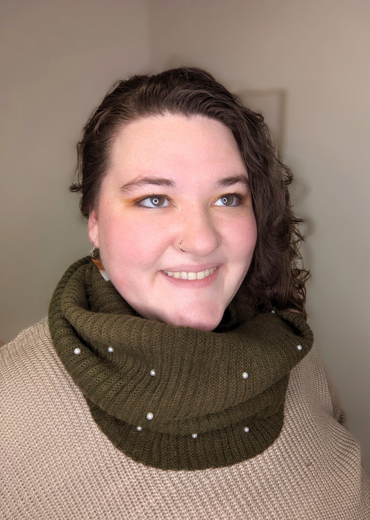 DULUTH Faux Pearl Olive Infinity Scarf